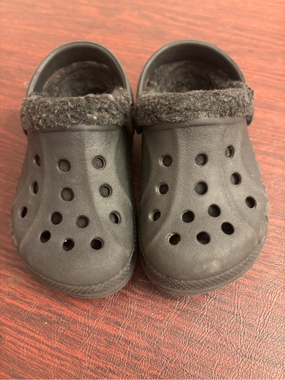 CROCS Kids Black Fleece-Lined Clogs